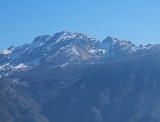 32 Dalla Croce di Bracca bella vista in Alben in parte ancora innevato